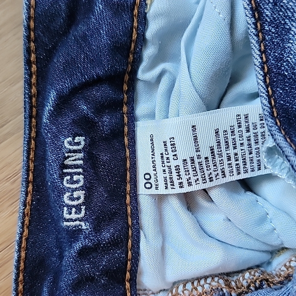 American Eagle Distressed Jegging - Picture 11 of 11